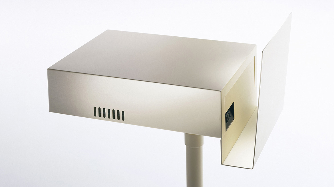 Cassina_IXC_Ubiq_sidetable_5